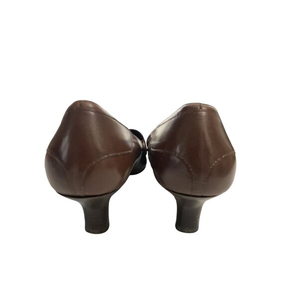 Liz Claiborne Women's  Size 7.5 M Brown Leather tassel pump shoe - Picture 3 of 6